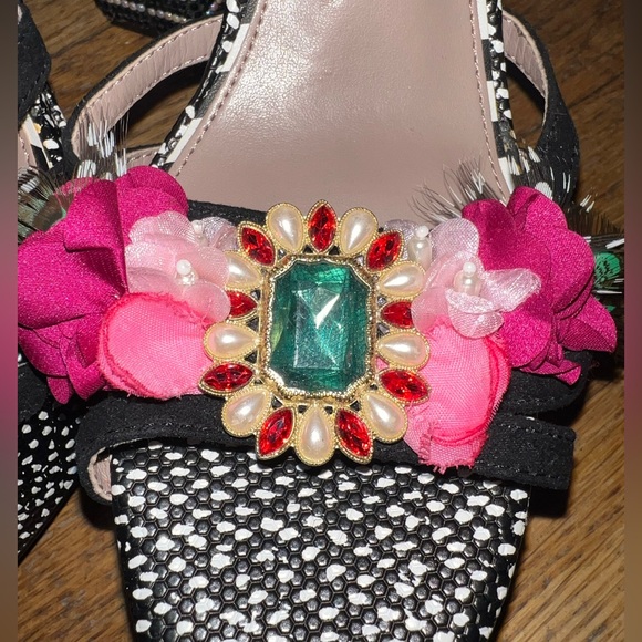 Betsey Johnson Marlo Platform rhinestone block heel floral accent Sandals. - Picture 4 of 11